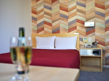 hotel new gaea yakuin