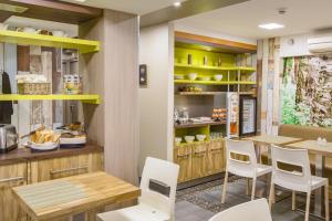 Hotel Prince Albert Wagram,Paris>>Batignolles,3 star