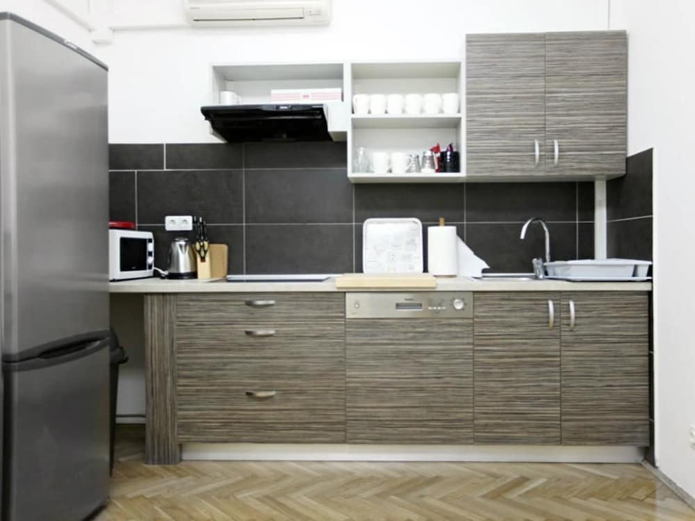 whole wide world hostel and bar