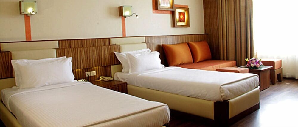 gokulam park hotel and convention centre