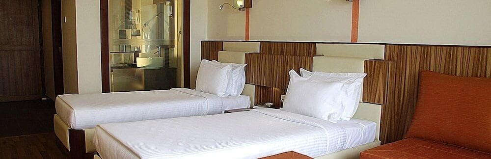 gokulam park hotel and convention centre