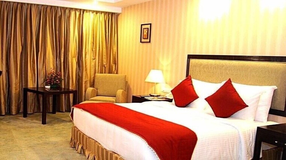 gokulam park hotel and convention centre