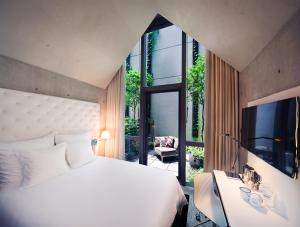 m social singapore