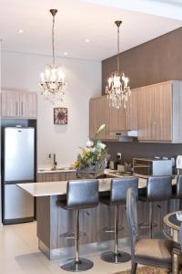 heritage square apartments