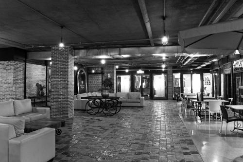 heritage square apartments