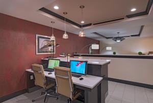 holiday inn express and suites austin nw four points