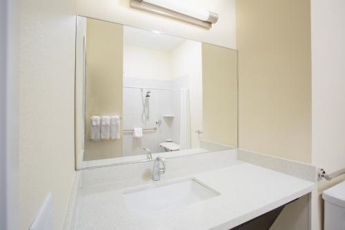 candlewood suites dickinson nd by ihg