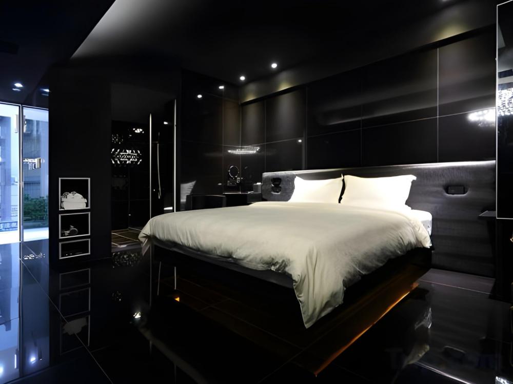 the fantasy apartment