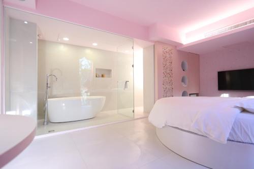 the fantasy apartment