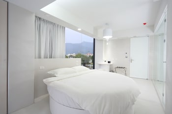 the fantasy apartment