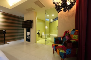 the fantasy apartment