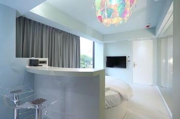 the fantasy apartment