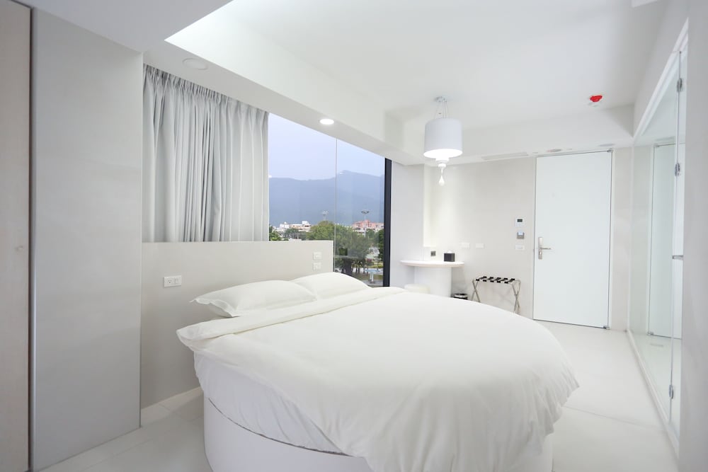 the fantasy apartment