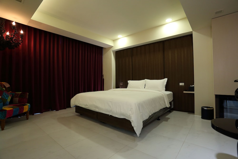 the fantasy apartment