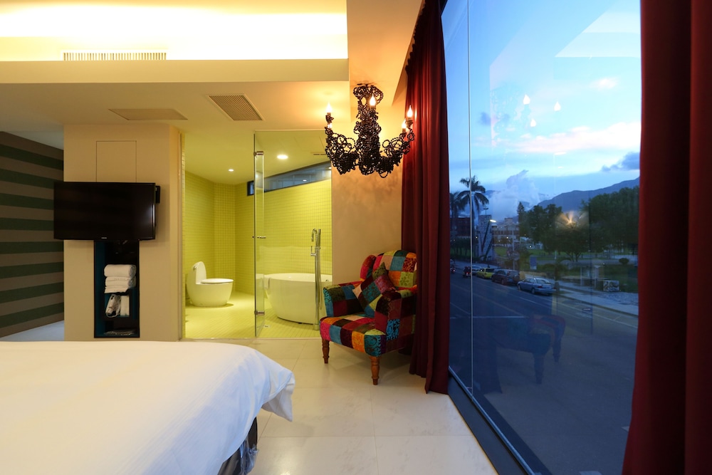 the fantasy apartment