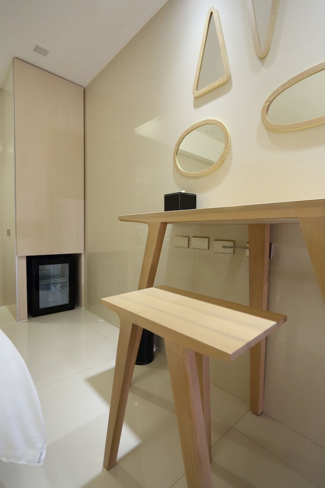 the fantasy apartment