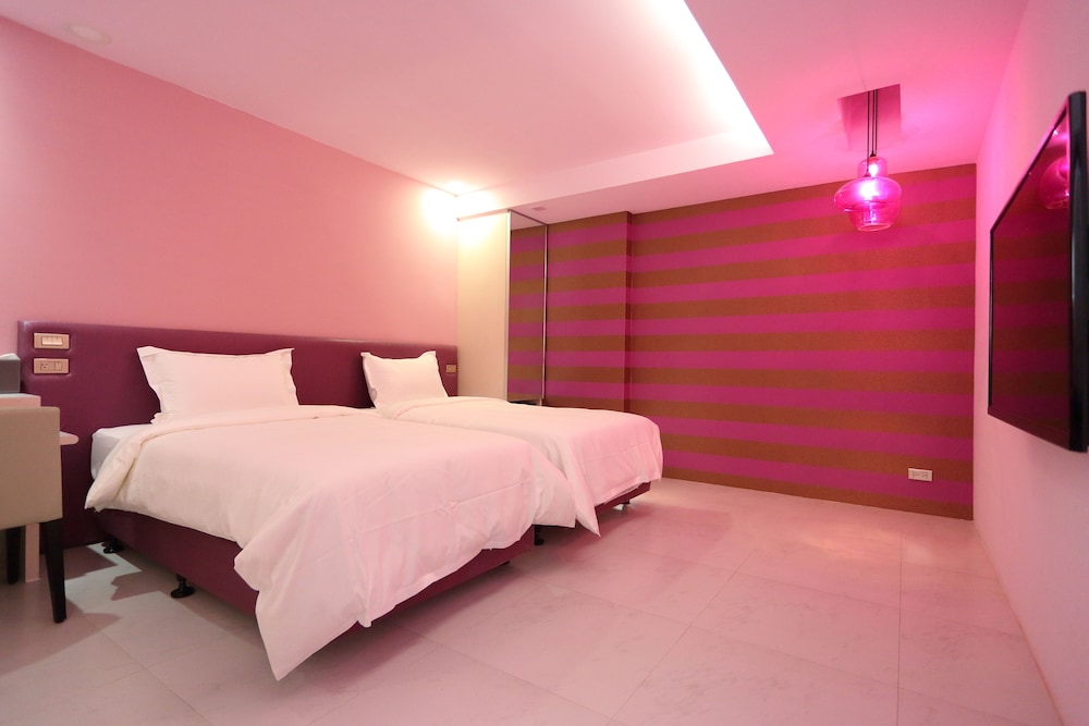 the fantasy apartment