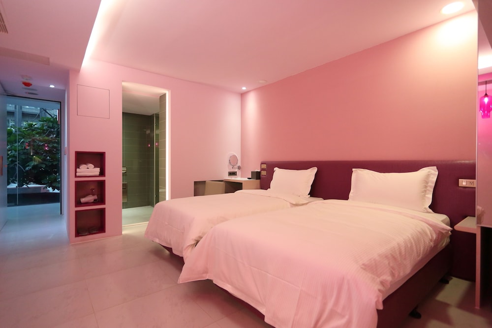 the fantasy apartment