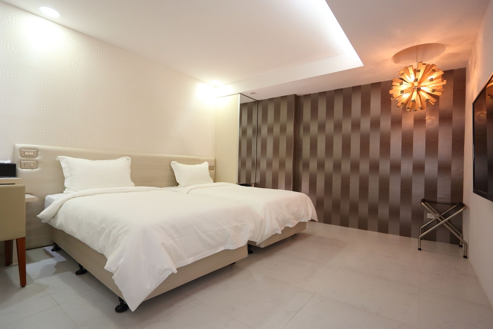 the fantasy apartment