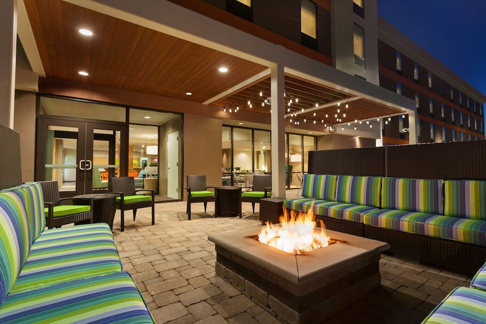 home2 suites by hilton champaign urbana