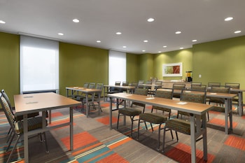 home2 suites by hilton champaign urbana