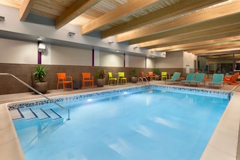 home2 suites by hilton champaign urbana