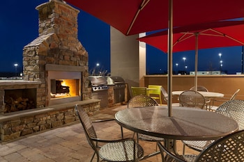 home2 suites by hilton champaign urbana
