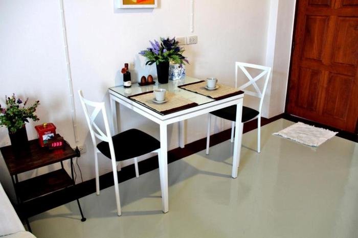 the meet green apartment