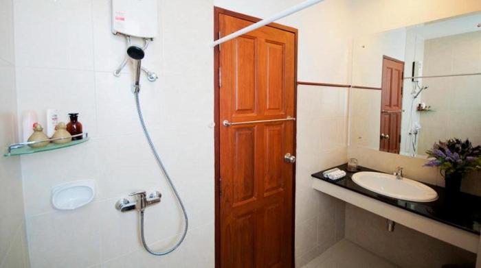 the meet green apartment