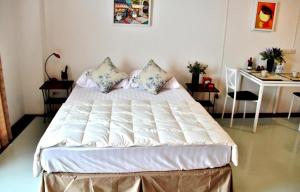 the meet green apartment