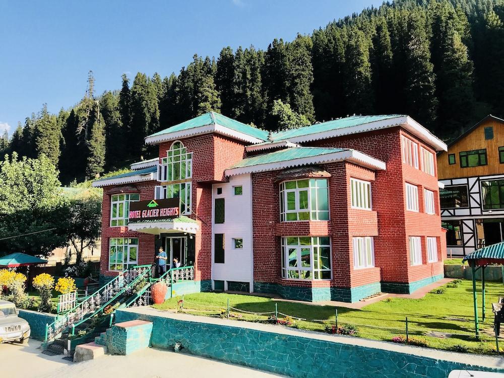 hotel glacier heights