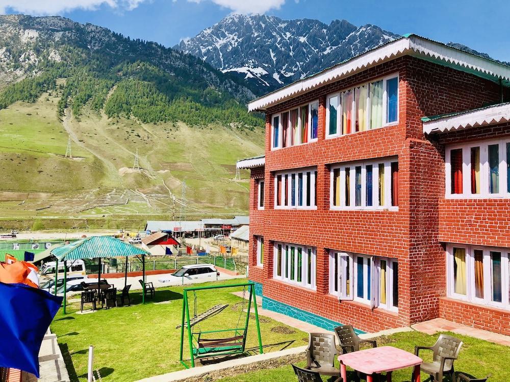 hotel glacier heights