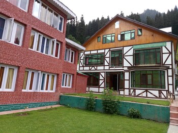 hotel glacier heights