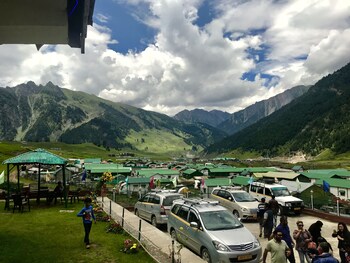 hotel glacier heights