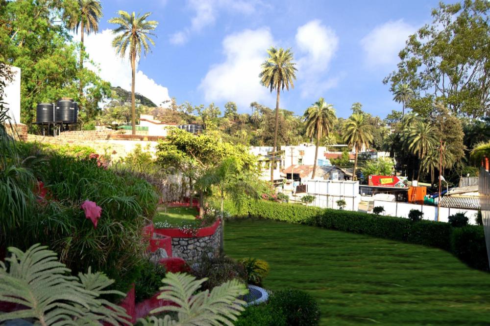 hotel dev residency 350 meters from nakki lake