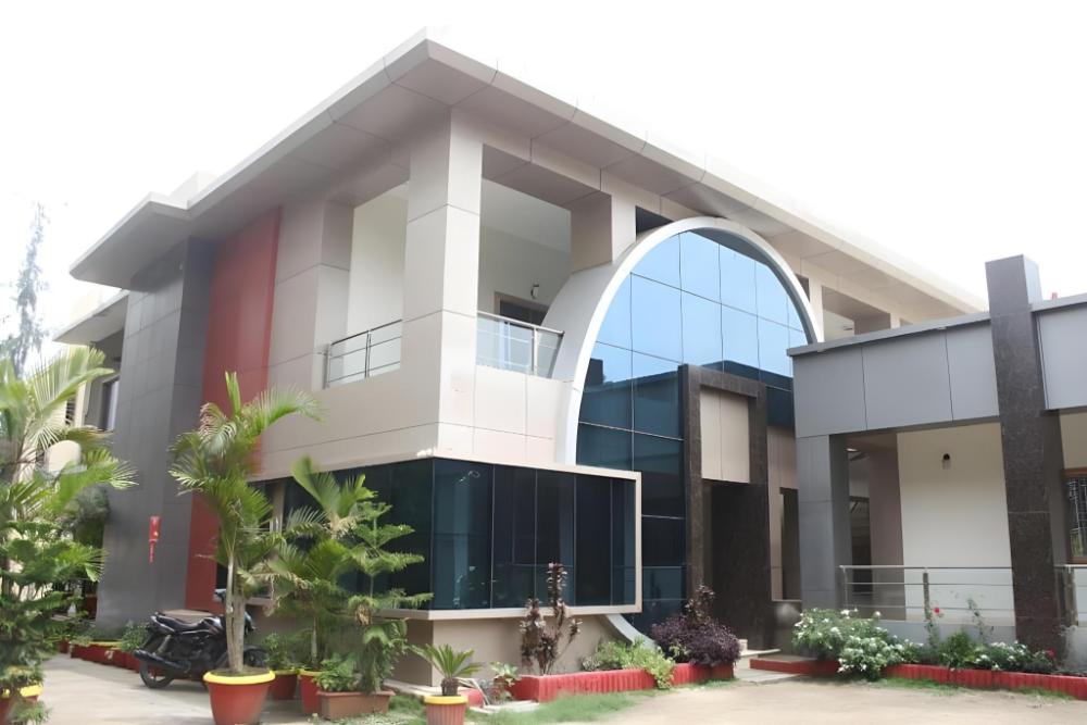 hotel dev residency 350 meters from nakki lake