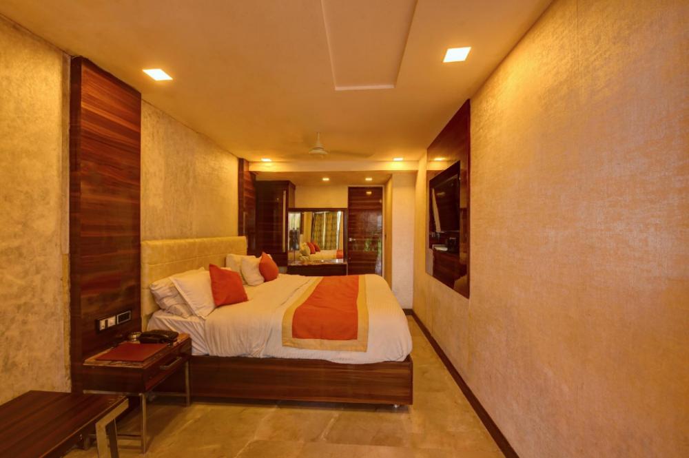 hotel dev residency 350 meters from nakki lake