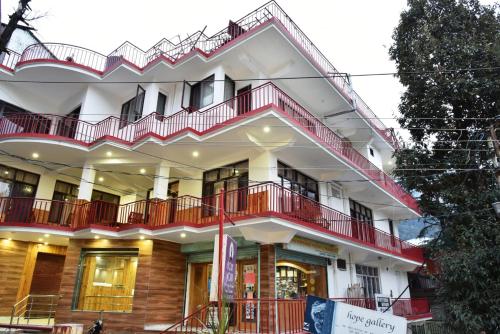hotel akash luxury hotel in mcleodganj