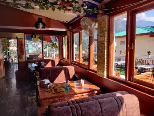 hotel akash luxury hotel in mcleodganj