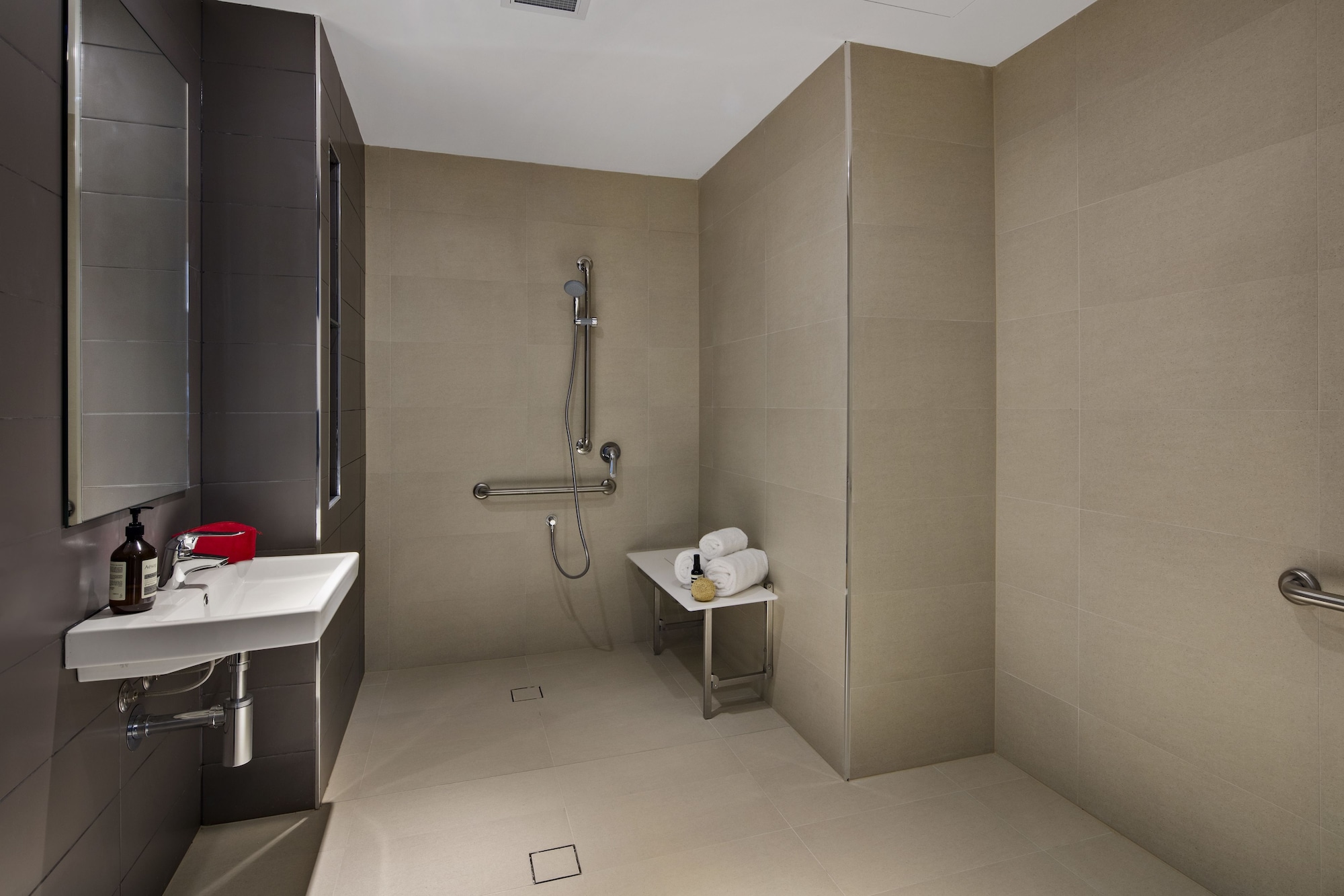 Quest Mounts Bay Road,Perth>>Burswood,5 star