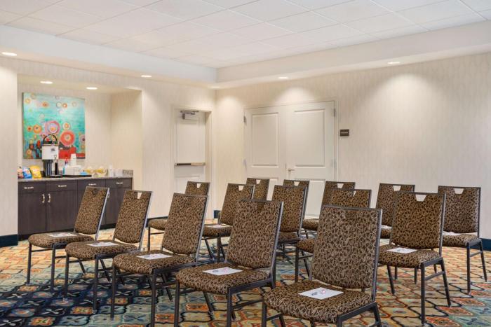 hampton inn and suites west des moines sw mall area
