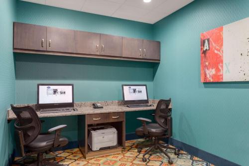 hampton inn and suites west des moines sw mall area