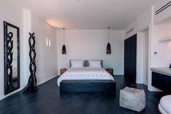 cavo tagoo santorini