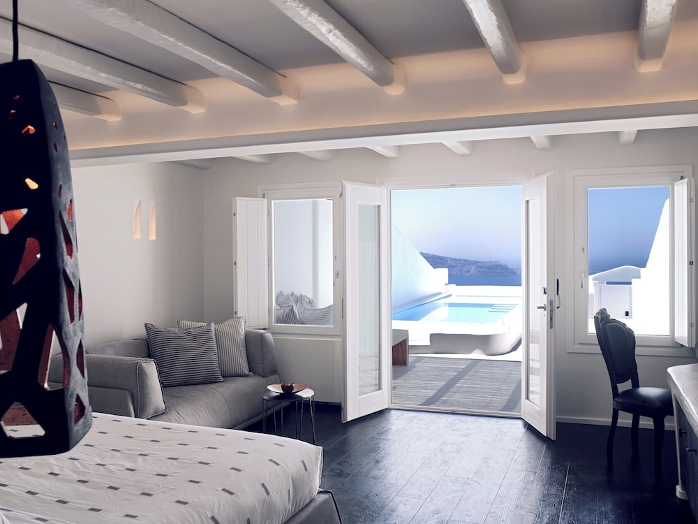 cavo tagoo santorini