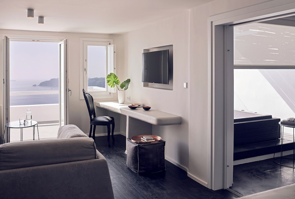 cavo tagoo santorini
