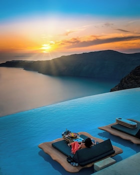 cavo tagoo santorini