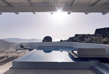 cavo tagoo santorini