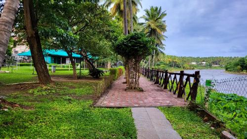 sakthi river resorts