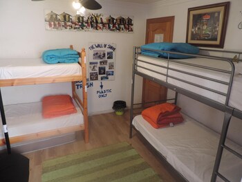 hostal el cascabel hostel