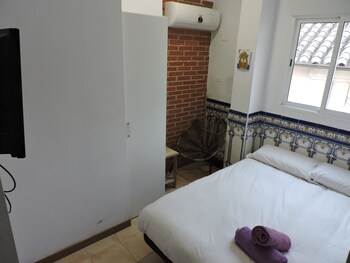 hostal el cascabel hostel
